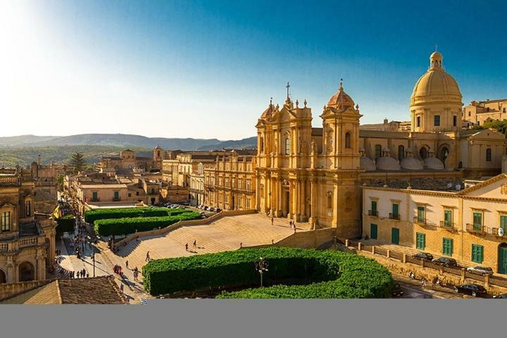 Porta Nazionale Dependance Bed and Breakfast Noto Exteriör bild